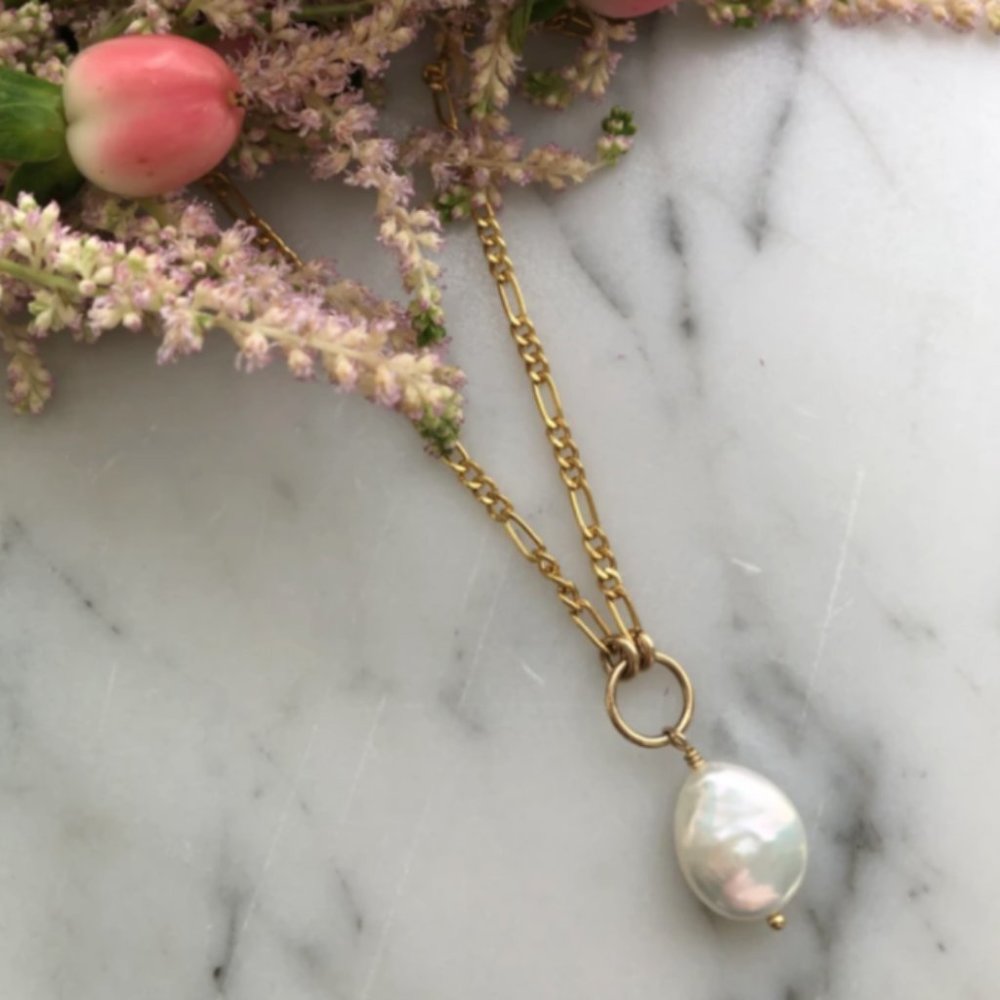 Gold Chain Necklace with White Baroque Pearl Pendant